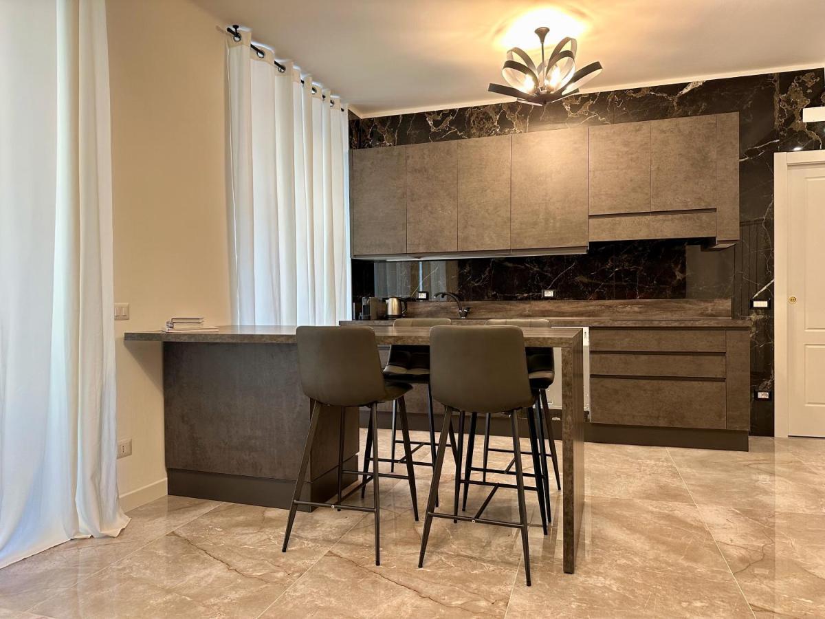 Magic Place Bergamo! Classy Apartment In The Heart Of The City Exterior photo