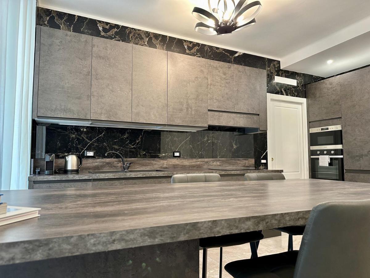 Magic Place Bergamo! Classy Apartment In The Heart Of The City Exterior photo