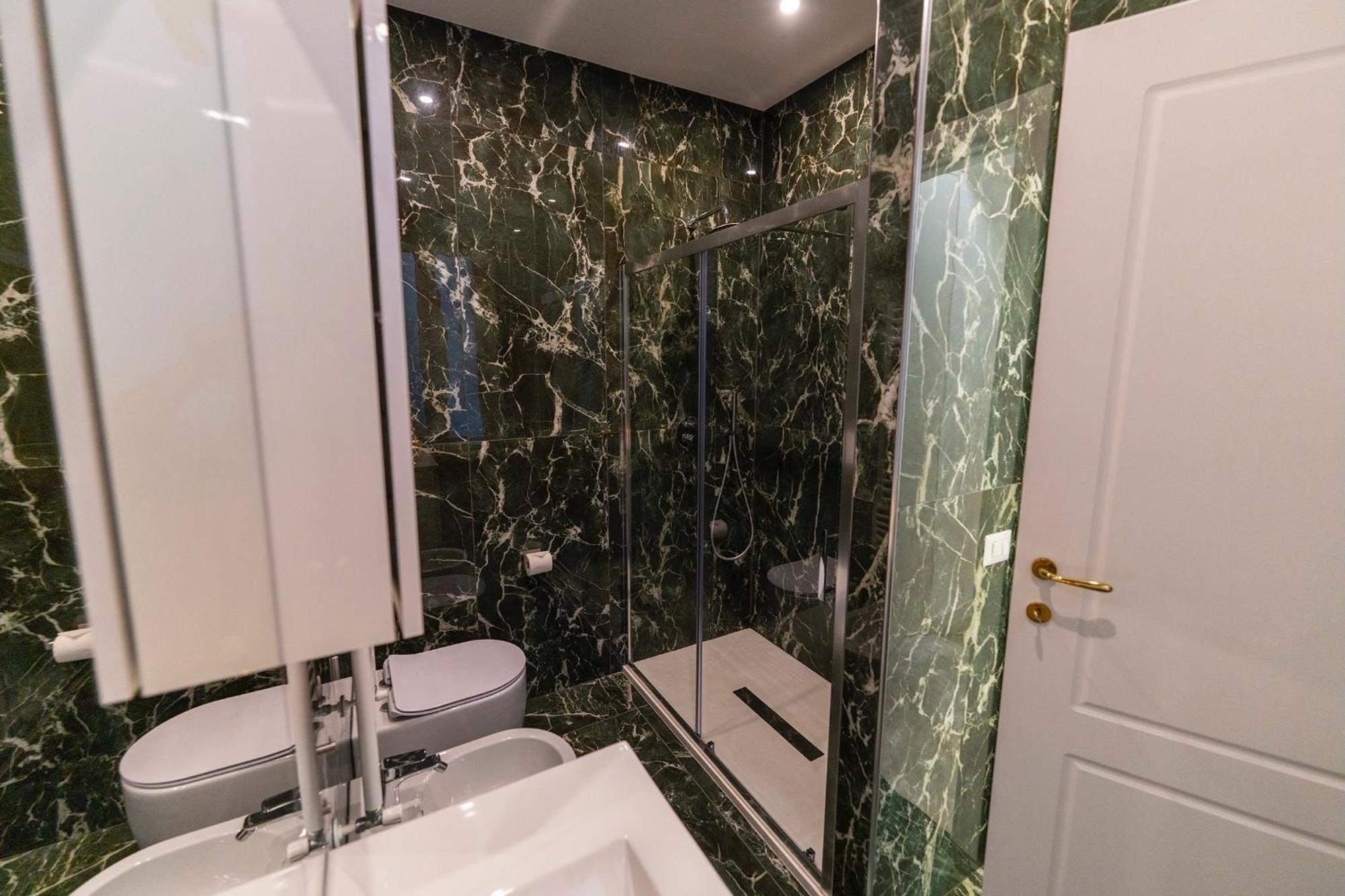 Magic Place Bergamo! Classy Apartment In The Heart Of The City Exterior photo