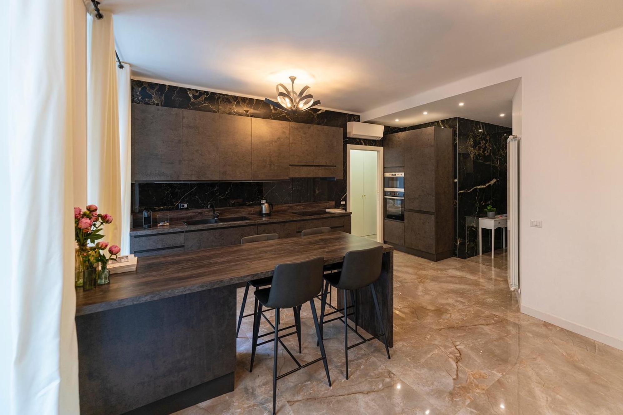 Magic Place Bergamo! Classy Apartment In The Heart Of The City Exterior photo